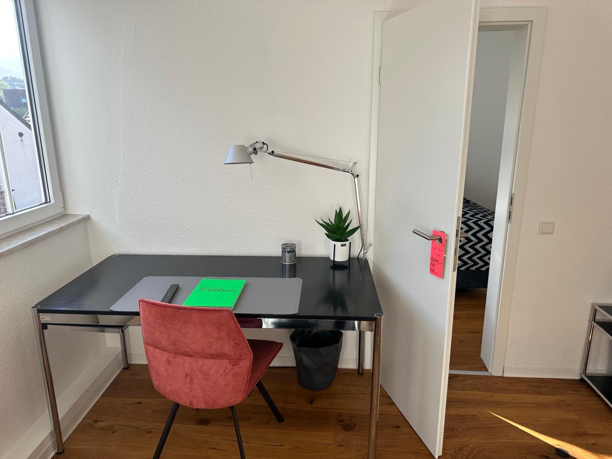 Stylisches Apartment Mit Grossem Tageslichbad Am Marktplatz Леонберг Екстериор снимка