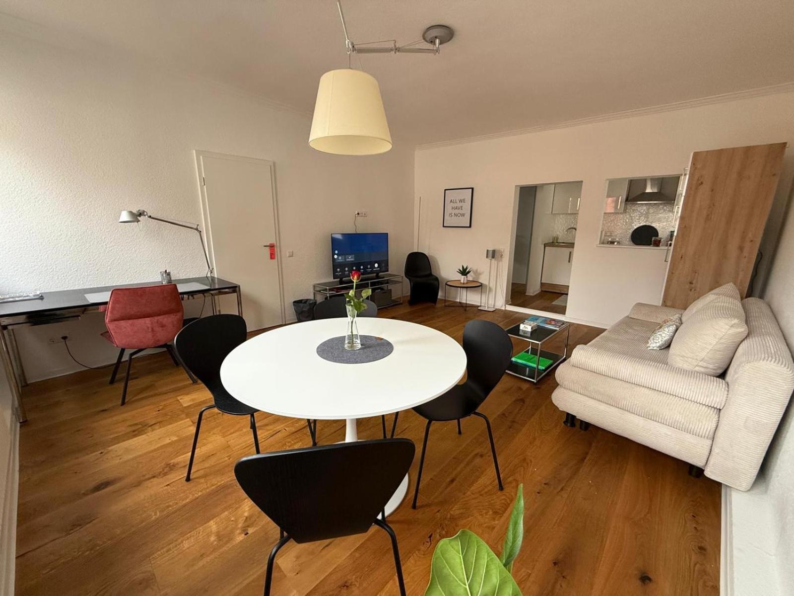 Stylisches Apartment Mit Grossem Tageslichbad Am Marktplatz Леонберг Екстериор снимка