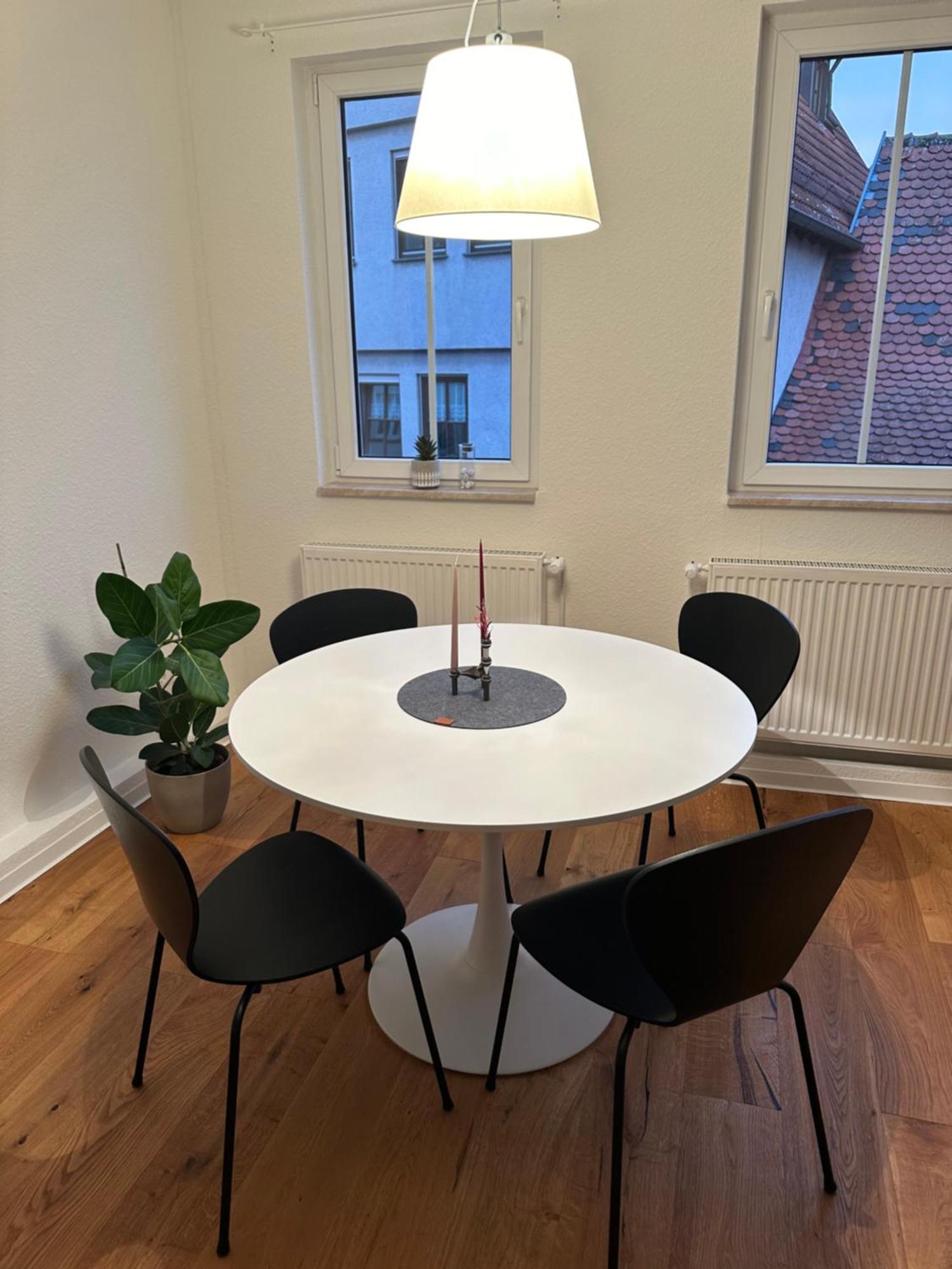 Stylisches Apartment Mit Grossem Tageslichbad Am Marktplatz Леонберг Екстериор снимка